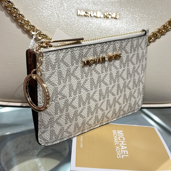 MICHAEL KORS JET SET TRAVEL SMALL TOP ZIP COINPOUCH WITH ID CARD VANILLA 
NWT - Picture 2 of 16